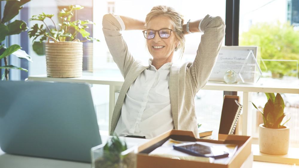 woman retiree on computer